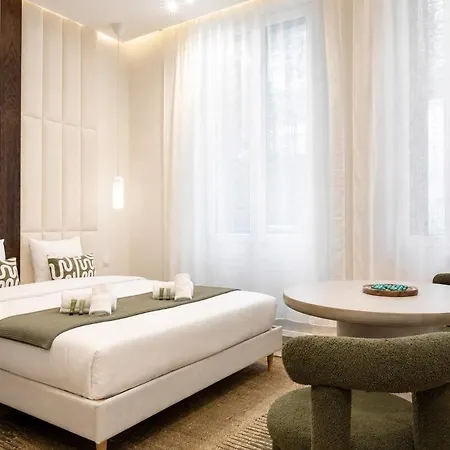 Perfect Escape Near Eiffel Tower *